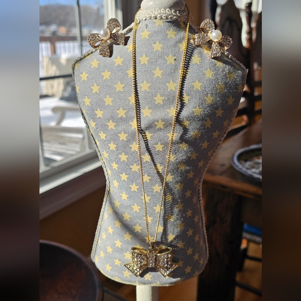 Elegant Gold Tone Bow Diamond Rhinestone Pendant Necklace And Earrings